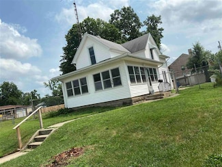 136 Haney Ave, South Bend, IN 46613