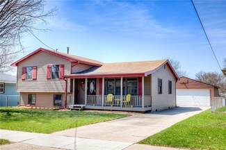 2704 E 39th Ct, Des Moines, IA 50317