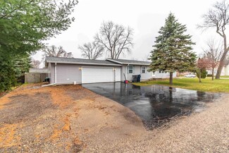 100 E Grant St, Poynette, WI 53955