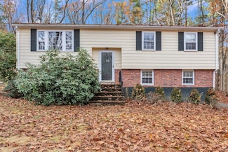 8 Whalen Rd, Hopkinton, MA 01748