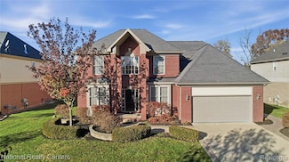 2573 Cottonwood Dr, Troy, MI 48083