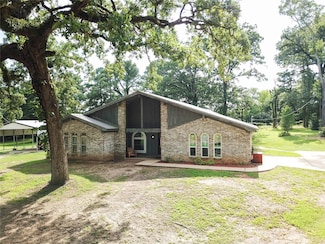 492 County Road 1107, Maud, TX 75567