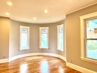 90 Bloomfield St, Dorchester Center, MA 02124