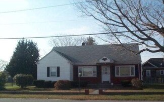 669 Dartmouth St, South Dartmouth, MA 02748