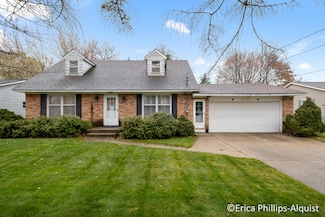 5249 Newcastle Dr SE, Grand Rapids, MI 49508
