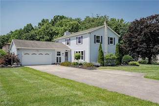 8150 Stoney Brook Dr, Chagrin Falls, OH 44023
