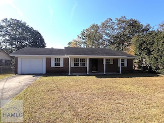 621 Parker Dr, Hinesville, GA 31313
