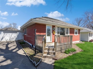 1012 E Euclid Ave, Indianola, IA 50125