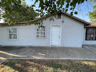 1003 SE 14th St, Mineral Wells, TX 76067