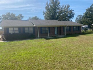 745 W Malvern Hwy, Slocomb, AL 36375
