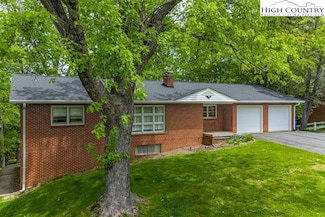 515 Forest Hill Dr, Boone, NC 28607