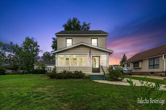 2443 Hufford Ave NW, Walker, MI 49544
