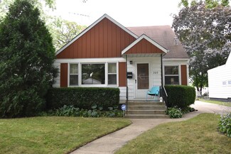 203 N Martin Ave, Waukegan, IL 60085