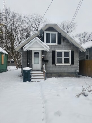 312 S Francis Ave, Lansing, MI 48912