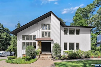 2 Mission Way, Tenafly, NJ 07670