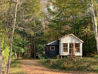 6 Highland Ave, Woodstock, VT 05091