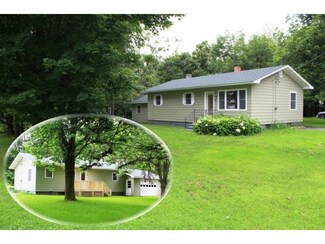 93 Day St, Derby Line, VT 05830