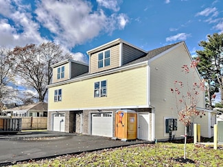 12 Dyer St Unit 12, Rockland, MA 02370