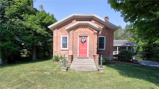 7021 Fisher Rd, Ontario, NY 14519