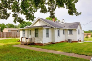 3102 SE 8th St, Des Moines, IA 50315