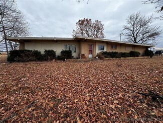 2736 State Highway 18, Fairfax, OK 74637