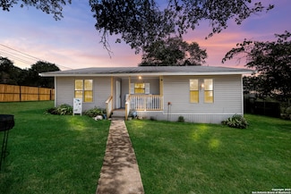 4315 Prelude Pass Dr, Elmendorf, TX 78112