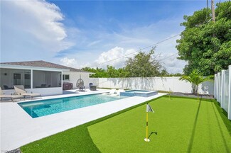 656 94th Ave N, Naples, FL 34108