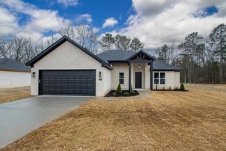 8905 Wingate Dr, Benton, AR 72019