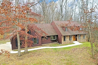 2990 Whispering Pines Dr, Canfield, OH 44406