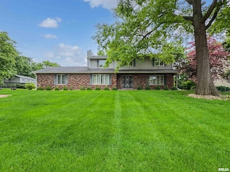 6246 N Post Oak Rd, Peoria, IL 61615