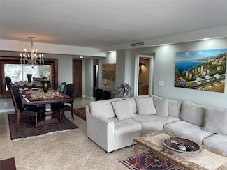 427 Golden Isles Dr Unit 14C, Hallandale Beach, FL 33009