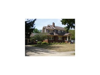 2305 Upland Dr SE, Cedar Rapids, IA 52403