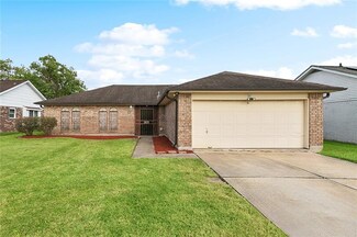 2433 Lynnbrook Dr, Harvey, LA 70058