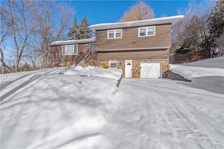 2401 E Colvin St, Syracuse, NY 13224