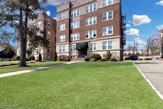 16 Forest St Unit 101, Montclair, NJ 07042