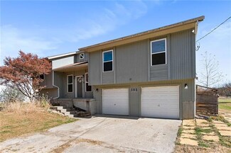 305 Valley St, Lathrop, MO 64465