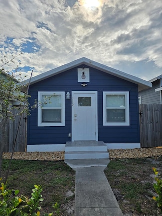 319 N J St, Lake Worth, FL 33460