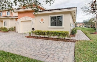 828 Langrove Ave SW, Vero Beach, FL 32962