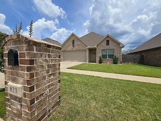 823 Lindsey Ln, Whitehouse, TX 75791