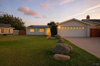 2123 Cottonwood Ct, Hanford, CA 93230