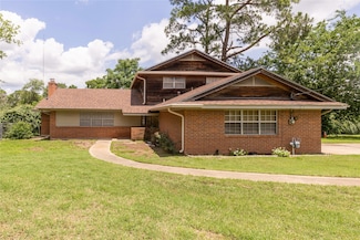 910 Briar Cliff Dr, Bryan, TX 77802