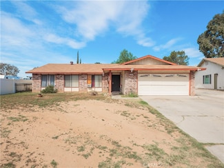 4745 Horseshoe Ln, Riverside, CA 92509