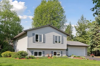 10464 Devonshire Place, Eden Prairie, MN 55347