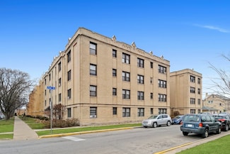 6817 W 21st St Unit 703, Cicero, IL 60804