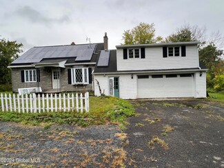 111 Snake Hill Rd, Schenectady, NY 12302