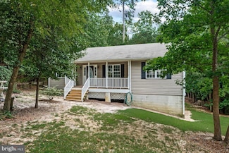 349 Timberland Dr, Montross, VA 22520