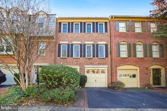 5004 Heritage Ln, Alexandria, VA 22311