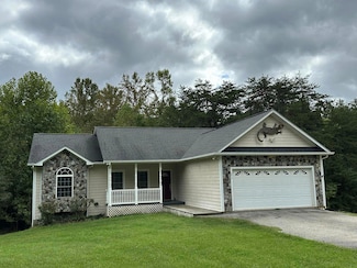 21 Twin Chimneys Dr, Wirtz, VA 24184