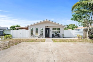 4571 Weymouth St, Lake Worth, FL 33463