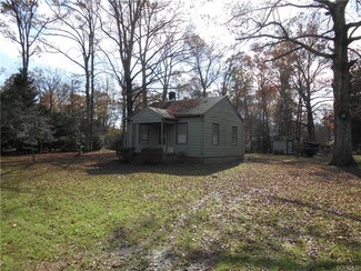 10483 Georgetown Rd, Mechanicsville, VA 23116